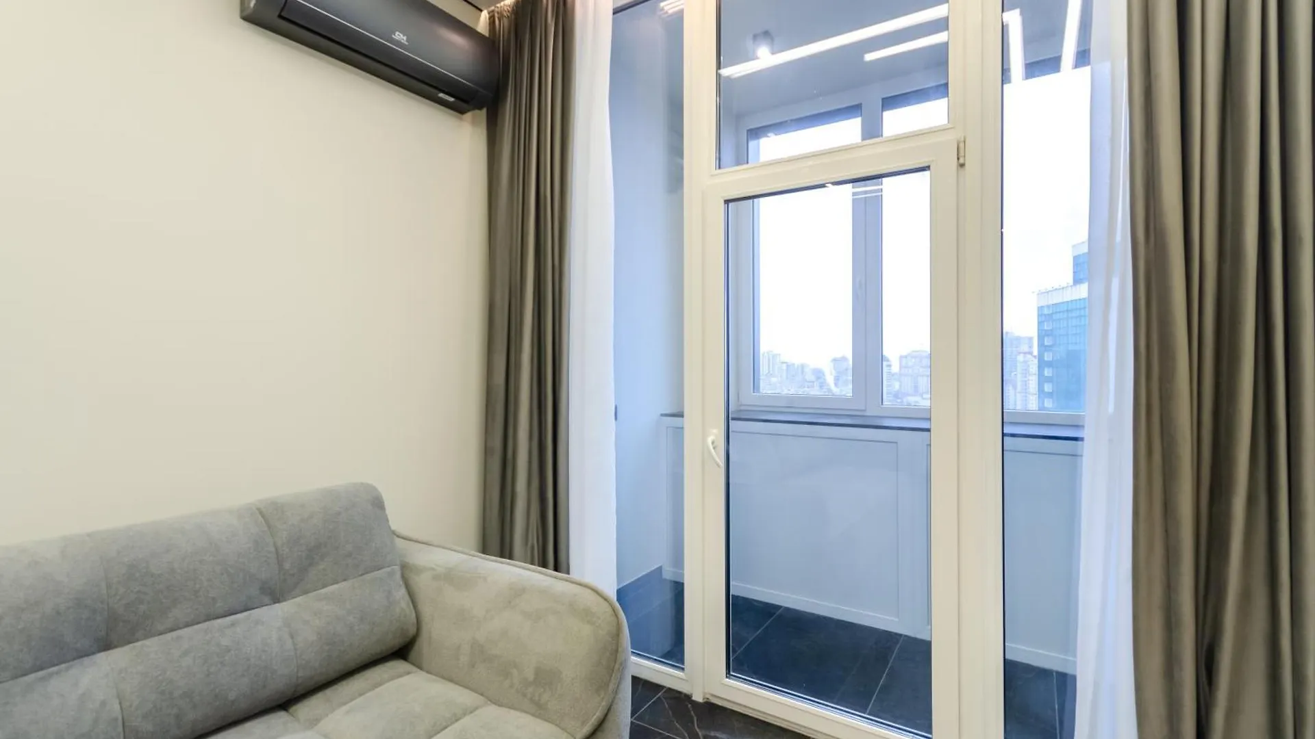 Petrovdom Apartments 24-267 Rc Manhattan City,Beresteiskyi 11 Κίεβο